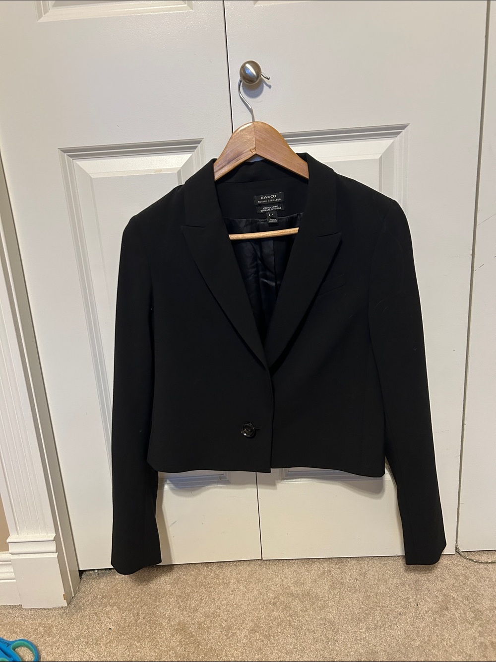 RW & CO Black Cropped Blazer